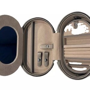 Wolf Oval Zip Jewelry Case Box Home Travel New